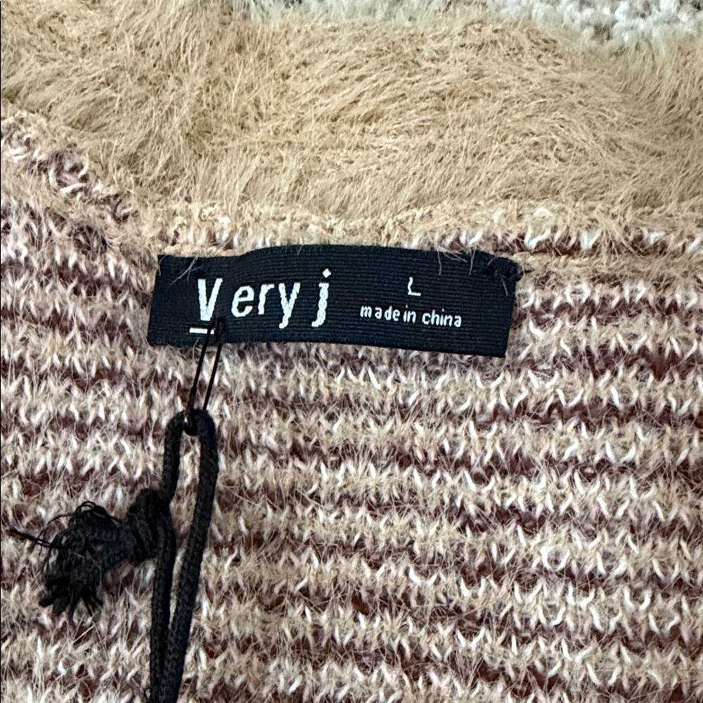Very J Tan and Pink Argyle Cardigan - Picture 3 of 13